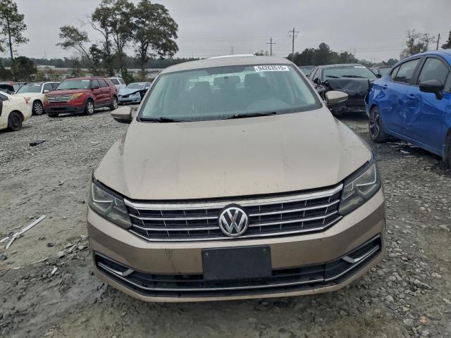 Volkswagen Passat S Image 4