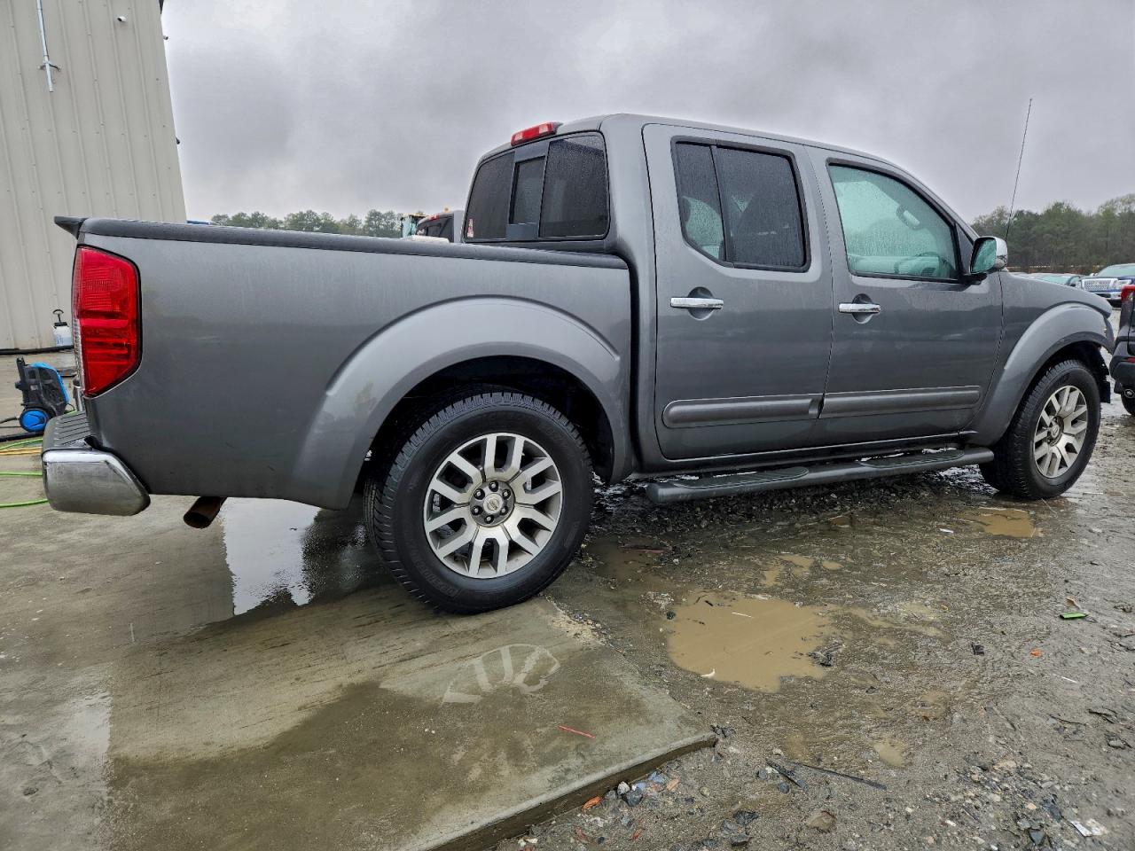 Nissan Frontier S Image 12