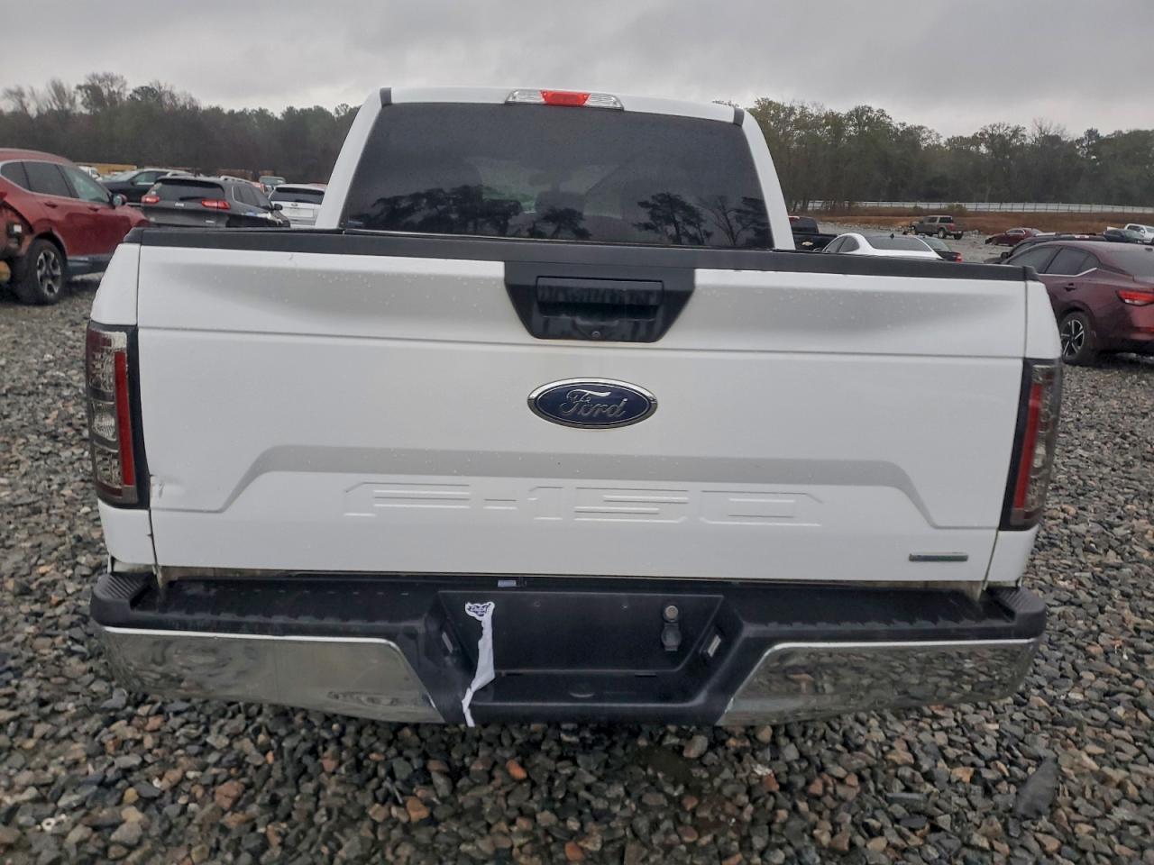 Ford F-150 Supercrew Image 6