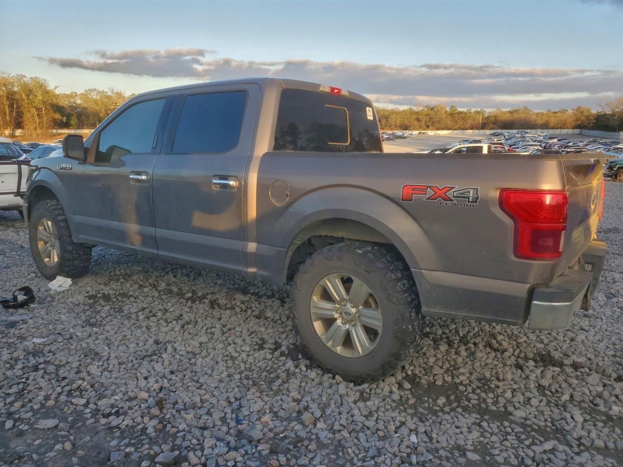 Ford F-150 Supercrew Image 2