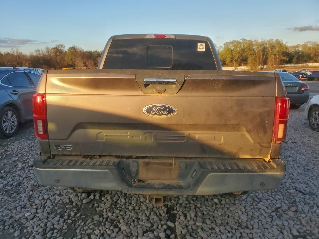 Ford F-150 Supercrew Image 3