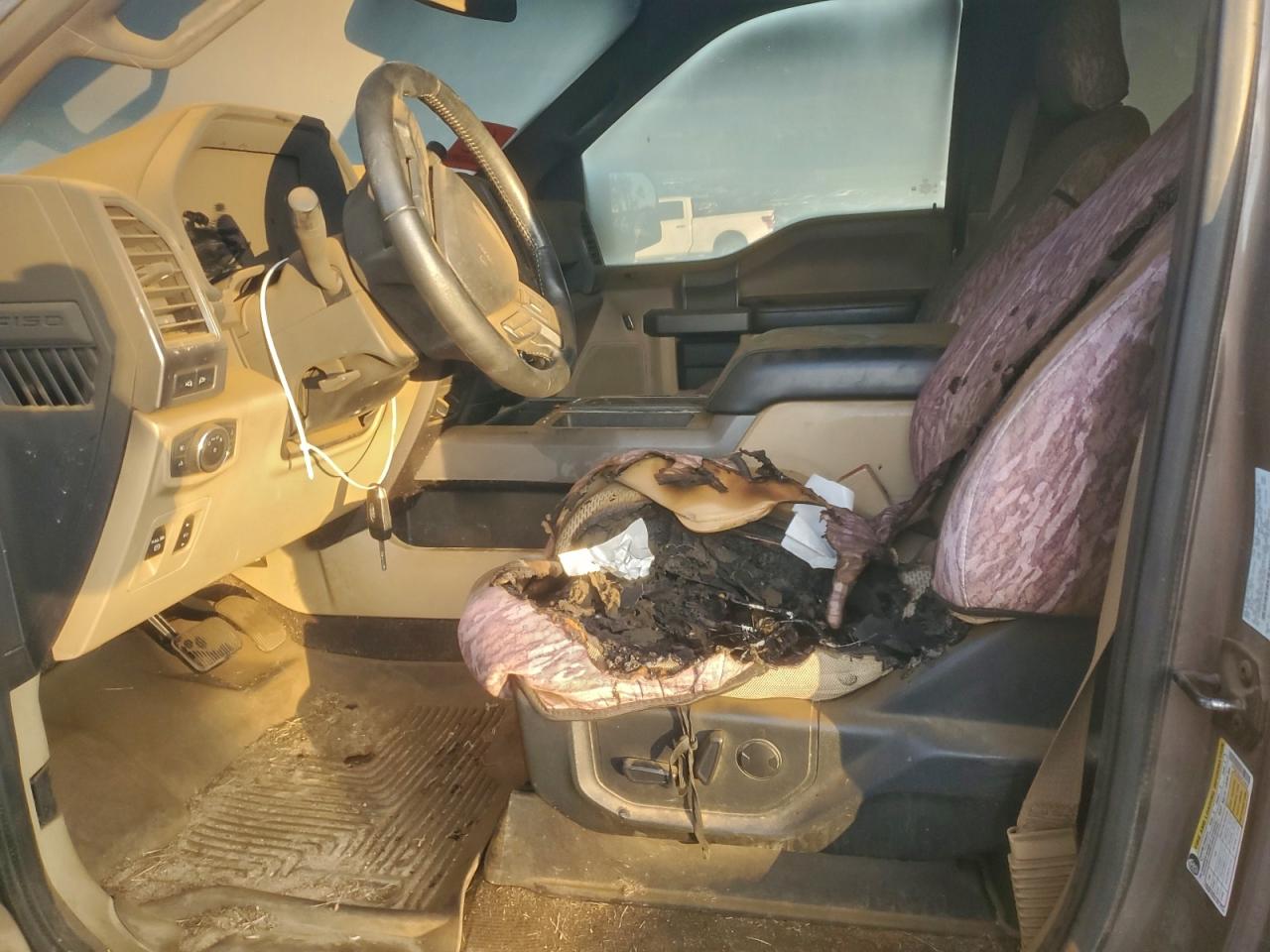 Ford F-150 Supercrew Image 7