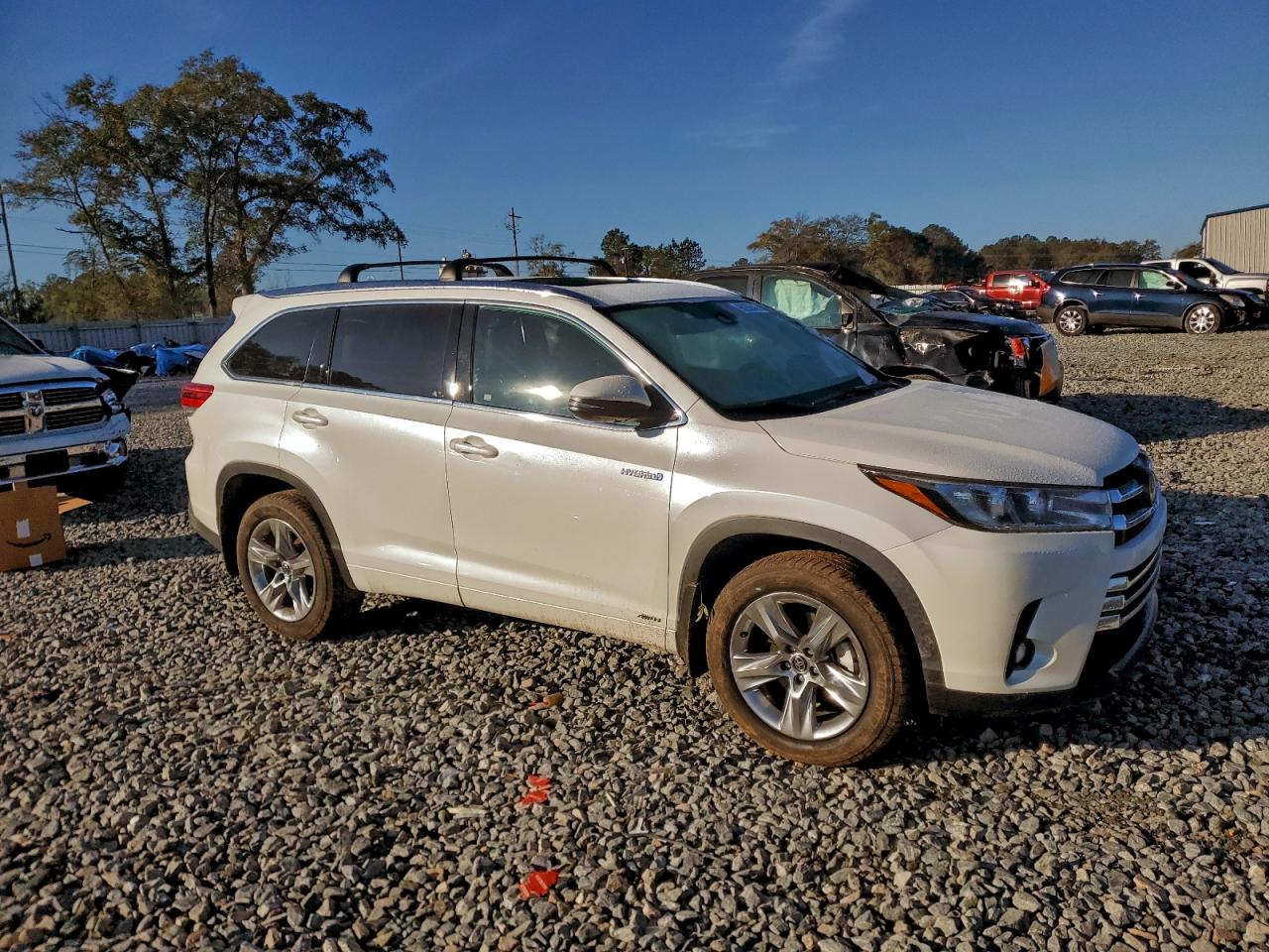 Toyota Highlander Hybrid Limited Image 2