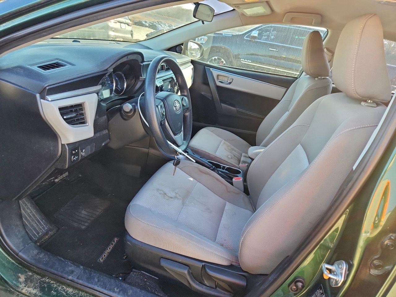 Toyota Corolla L Image 6