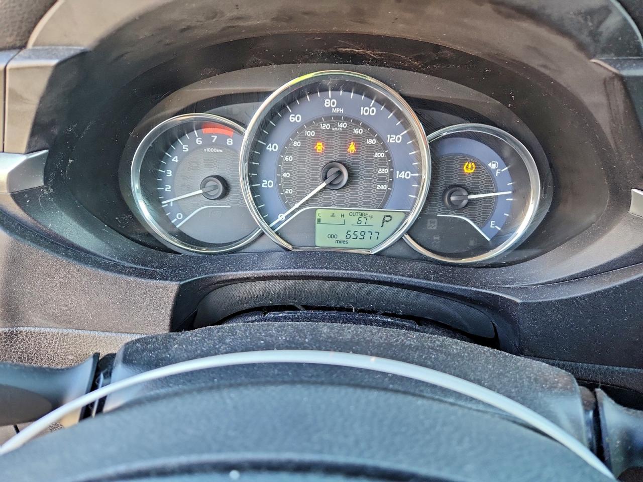 Toyota Corolla L Image 10