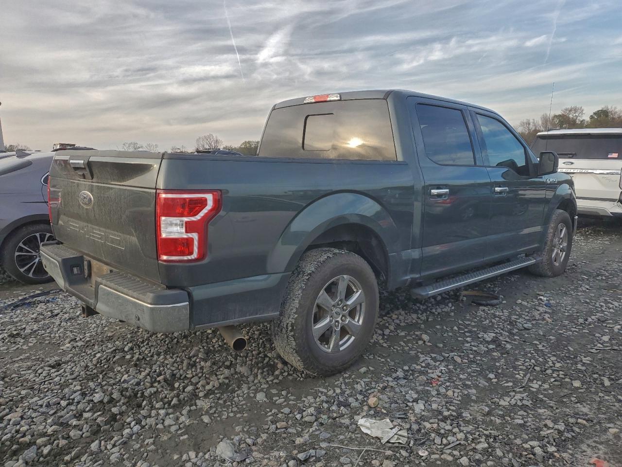 Ford F-150 Supercrew Image 4