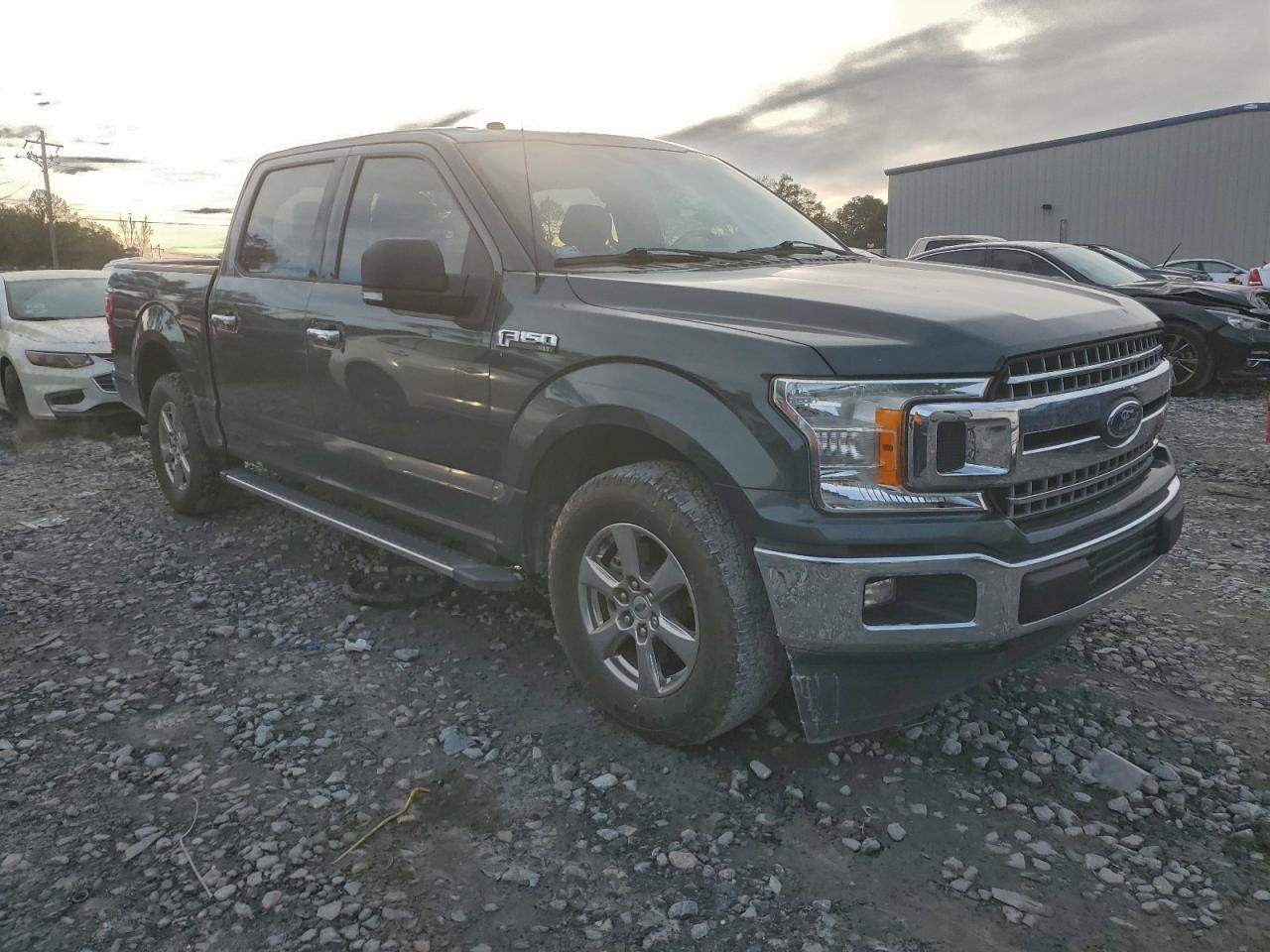 Ford F-150 Supercrew Image 10