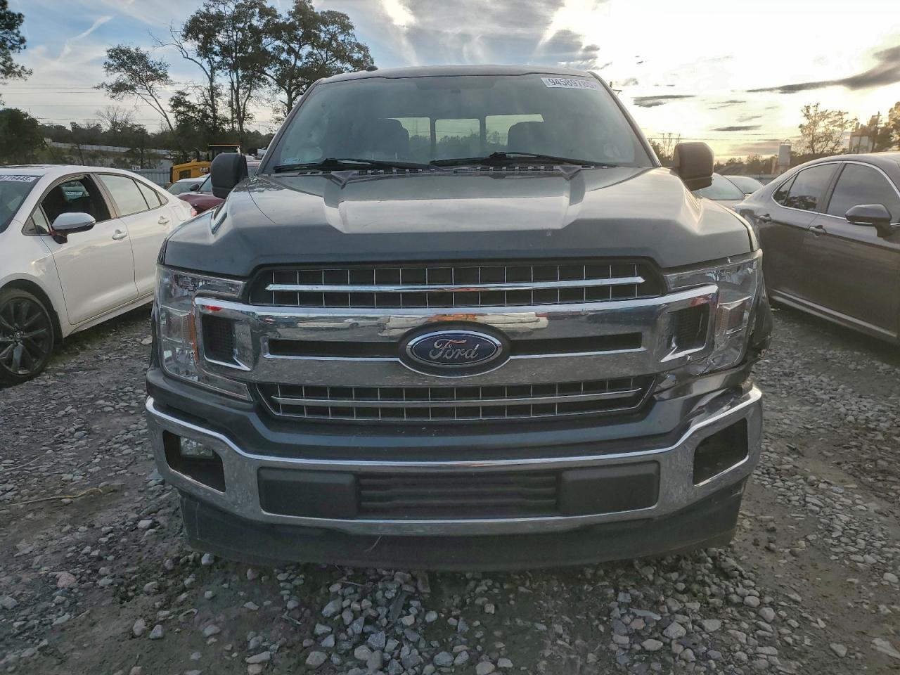 Ford F-150 Supercrew Image 2