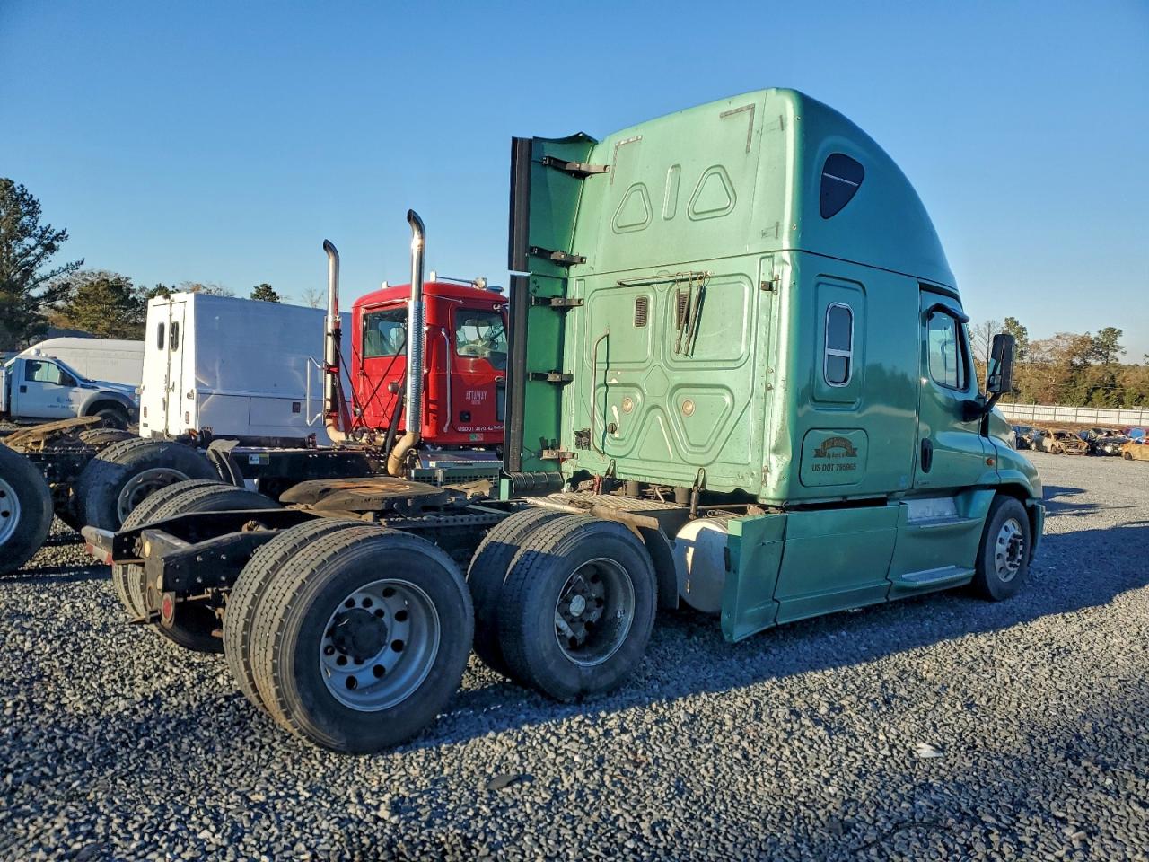 Freightliner Cascadia Image 3