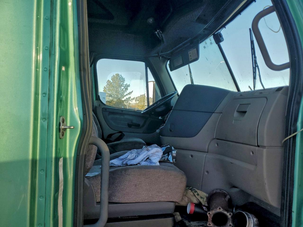 Freightliner Cascadia Image 2