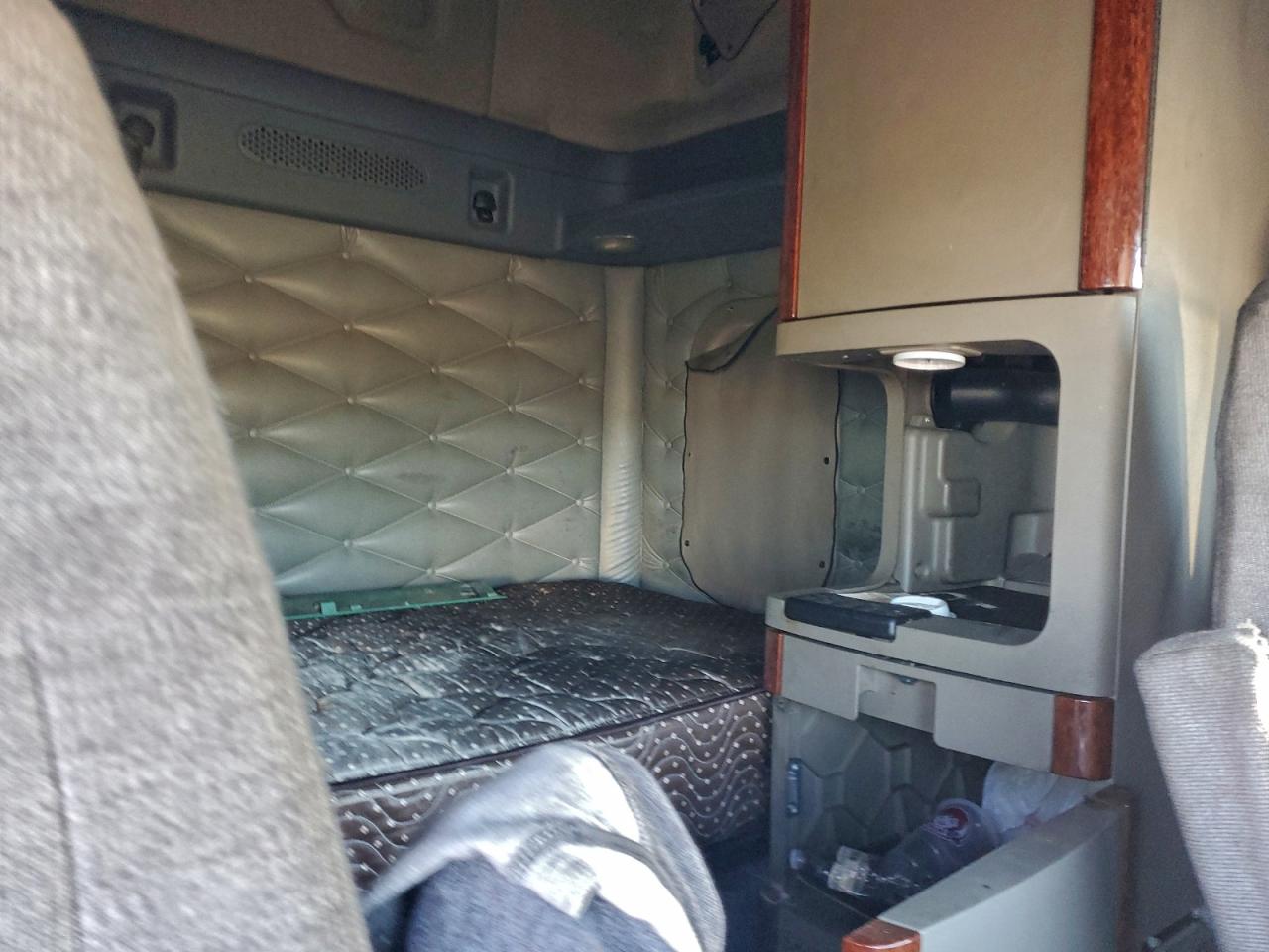 Freightliner Cascadia Image 5