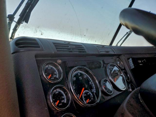 Freightliner Cascadia Image 6