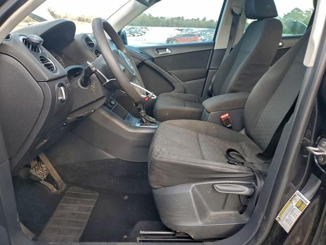 Volkswagen Tiguan S Image 9