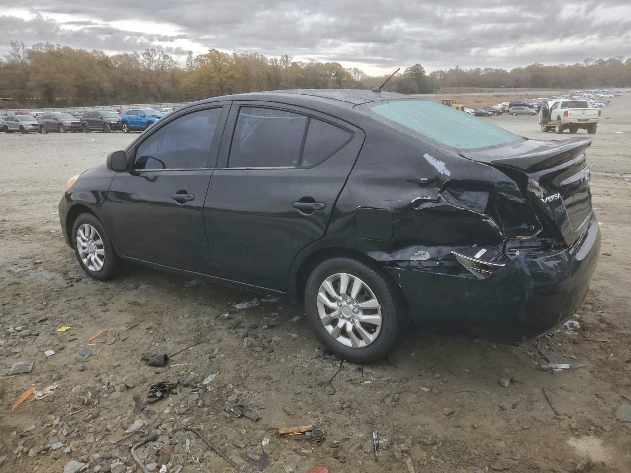 Nissan Versa S Image 9