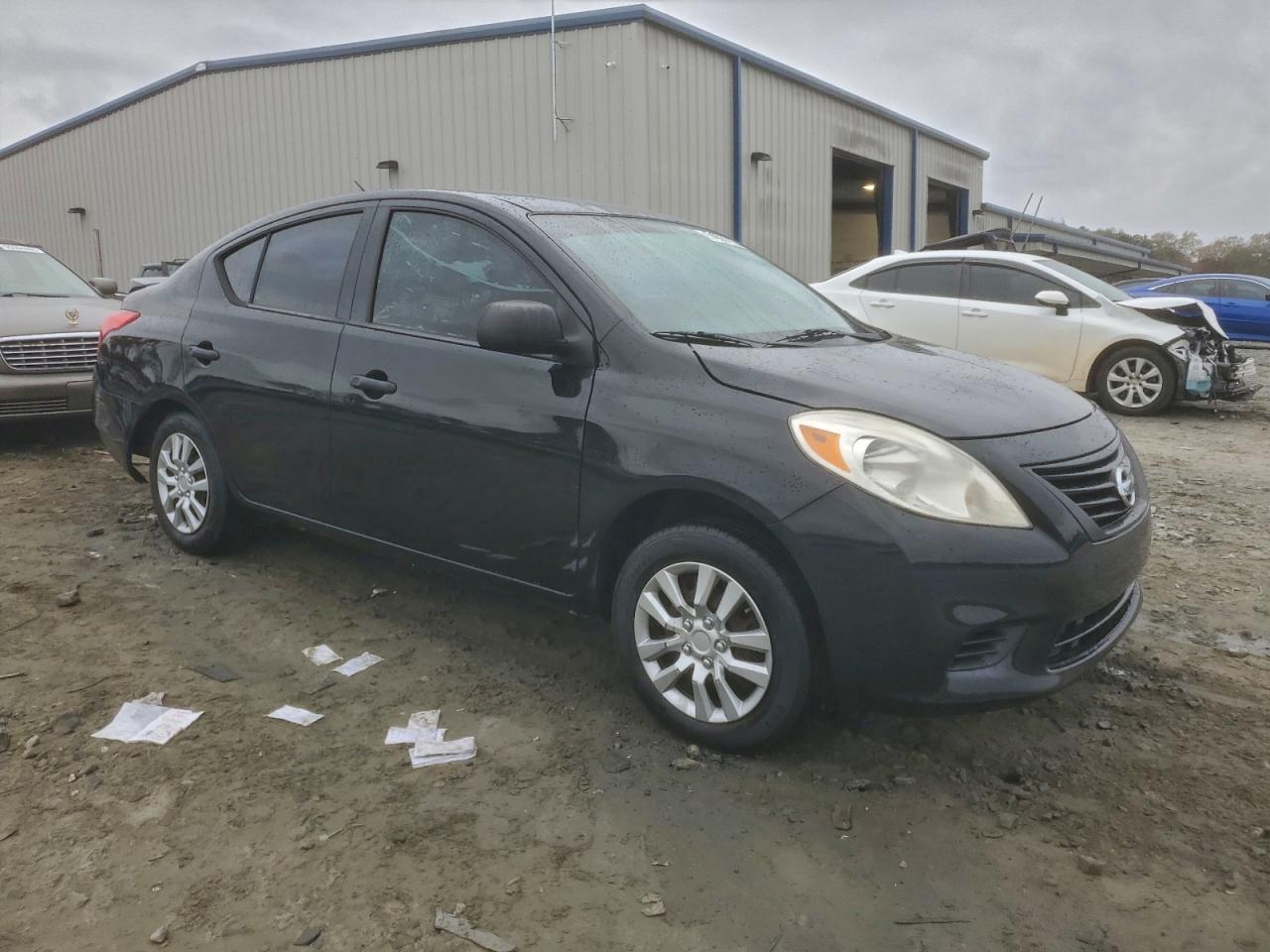 Nissan Versa S Image 4