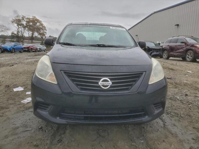 Nissan Versa S Image 6