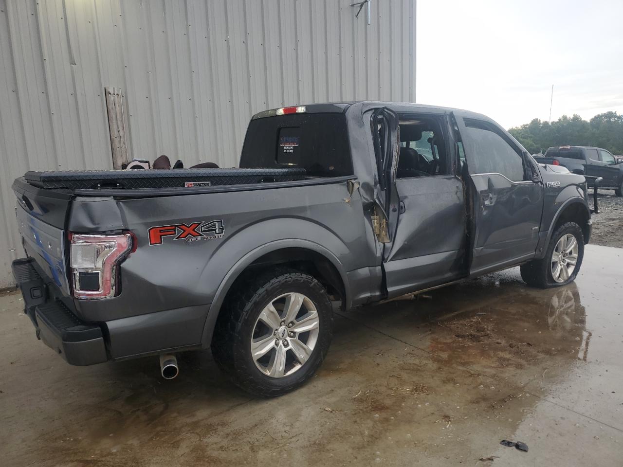 Ford F-150 Supercrew Image 3