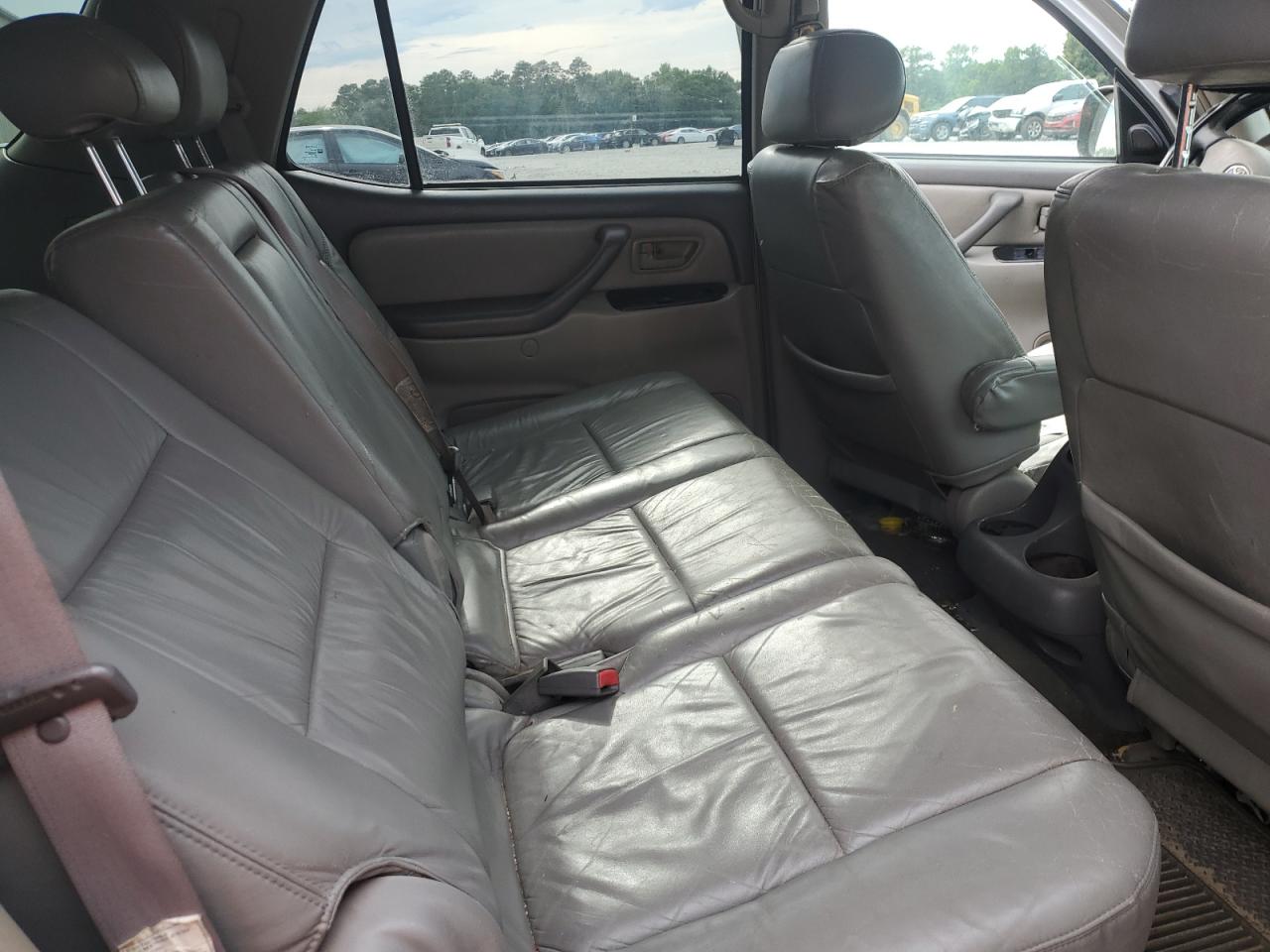 Toyota Sequoia Sr5 Image 12