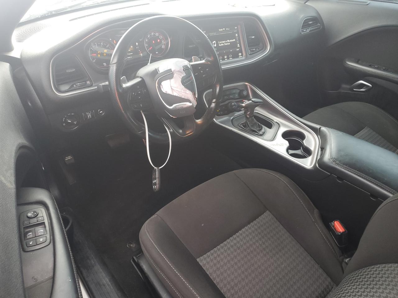 Dodge Challenger R/t Image 12