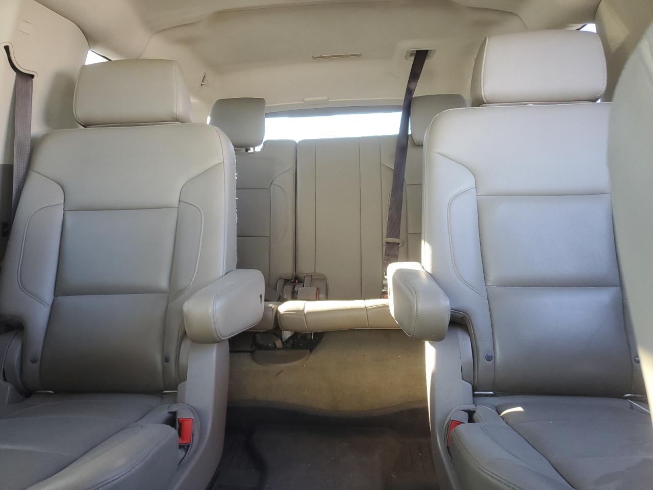 Chevrolet Suburban C1500 Lt Image 4