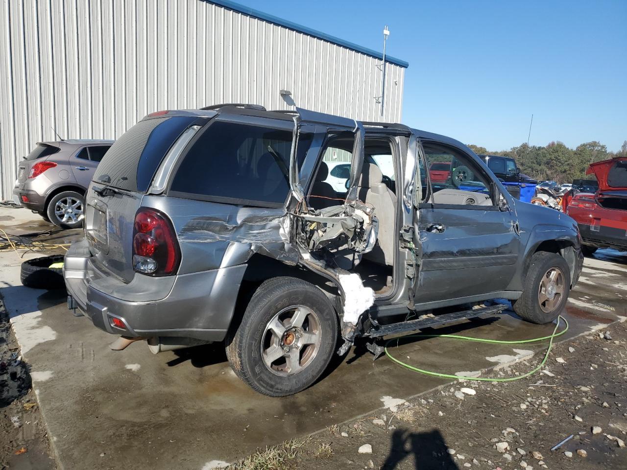Chevrolet Trailblazer Ls Image 3