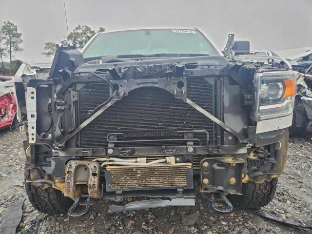GMC Sierra K2500 Heavy Duty Image 9