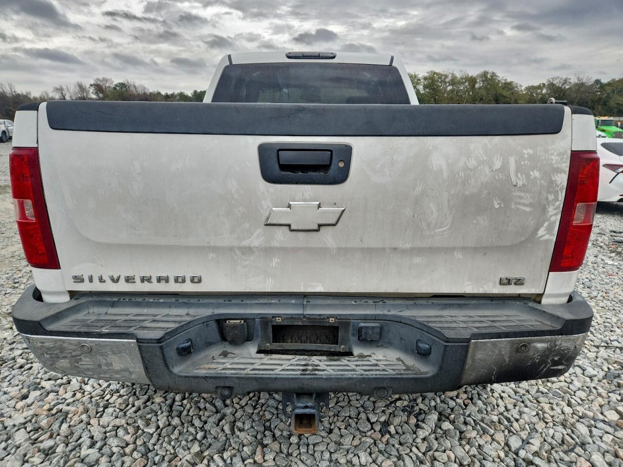 Chevrolet Silverado K2500 Heavy Duty Image 5