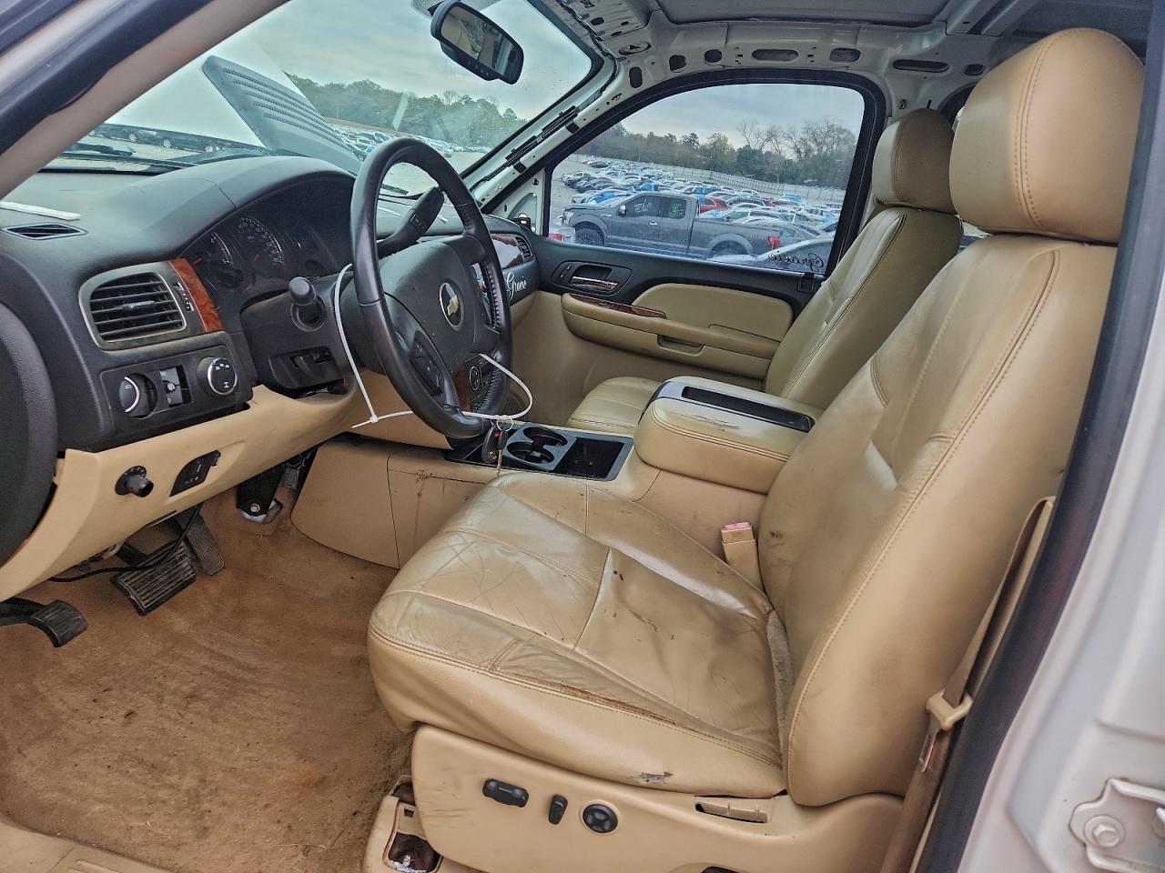 Chevrolet Silverado K2500 Heavy Duty Image 9