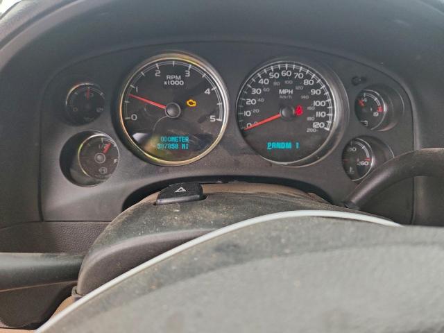 Chevrolet Silverado K2500 Heavy Duty Image 11