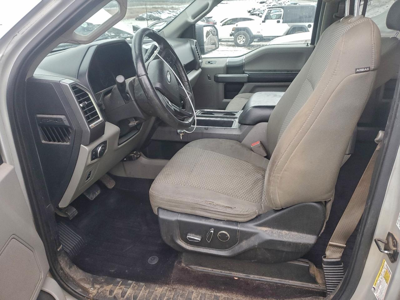 Ford F-150 Supercrew Image 3