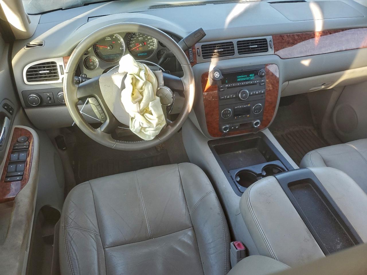 Chevrolet Silverado K1500 Crew Cab Image 11