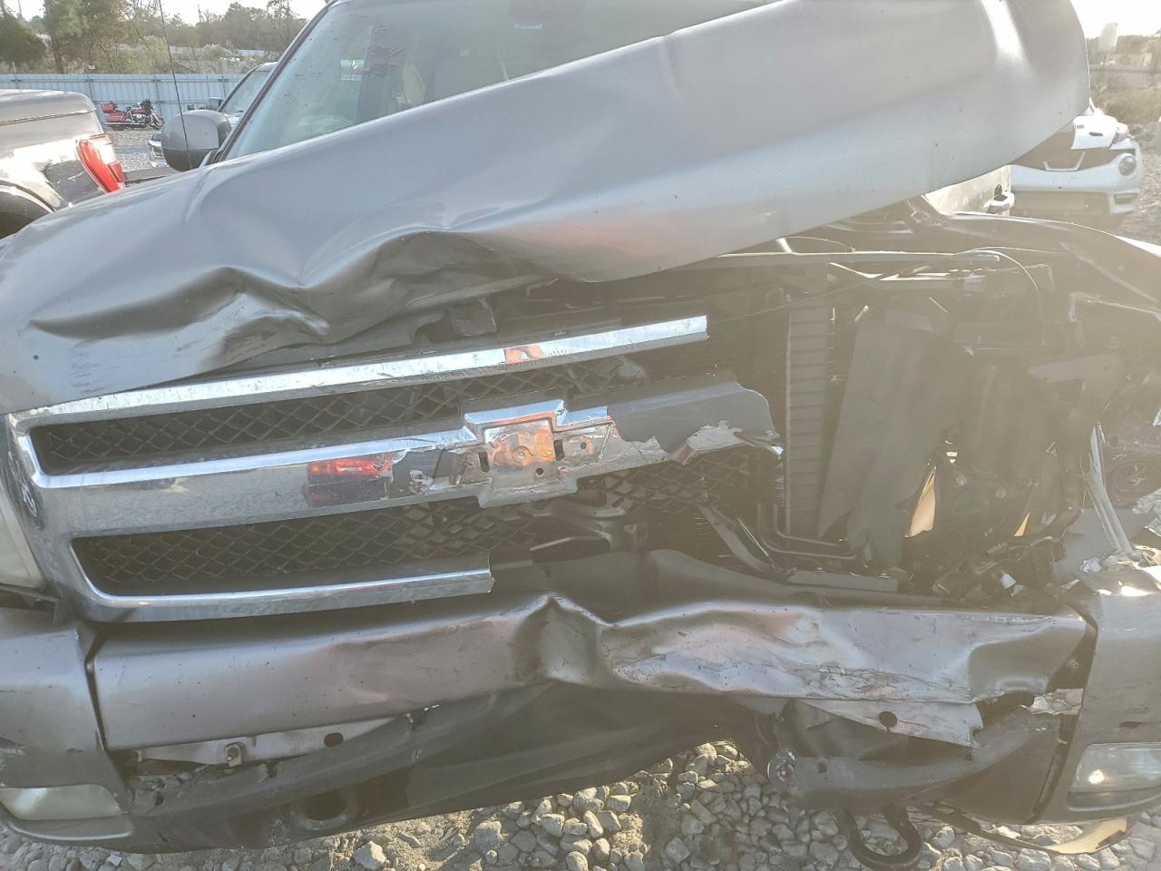 Chevrolet Silverado K1500 Crew Cab Image 8