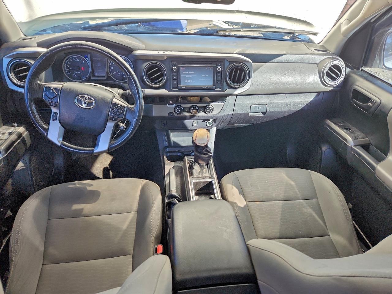 Toyota Tacoma Double Cab Image 10