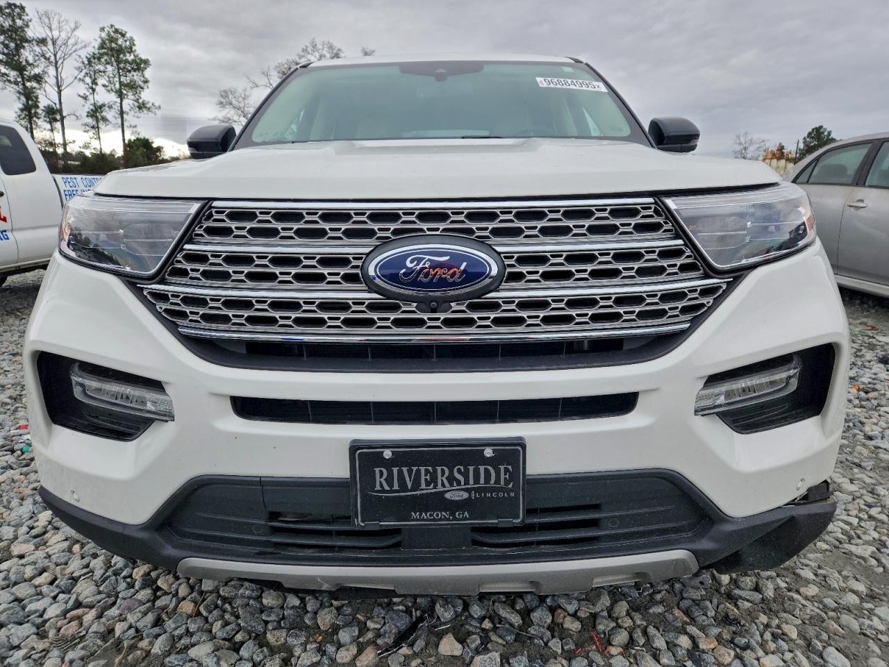 Ford Explorer Limited Image 2