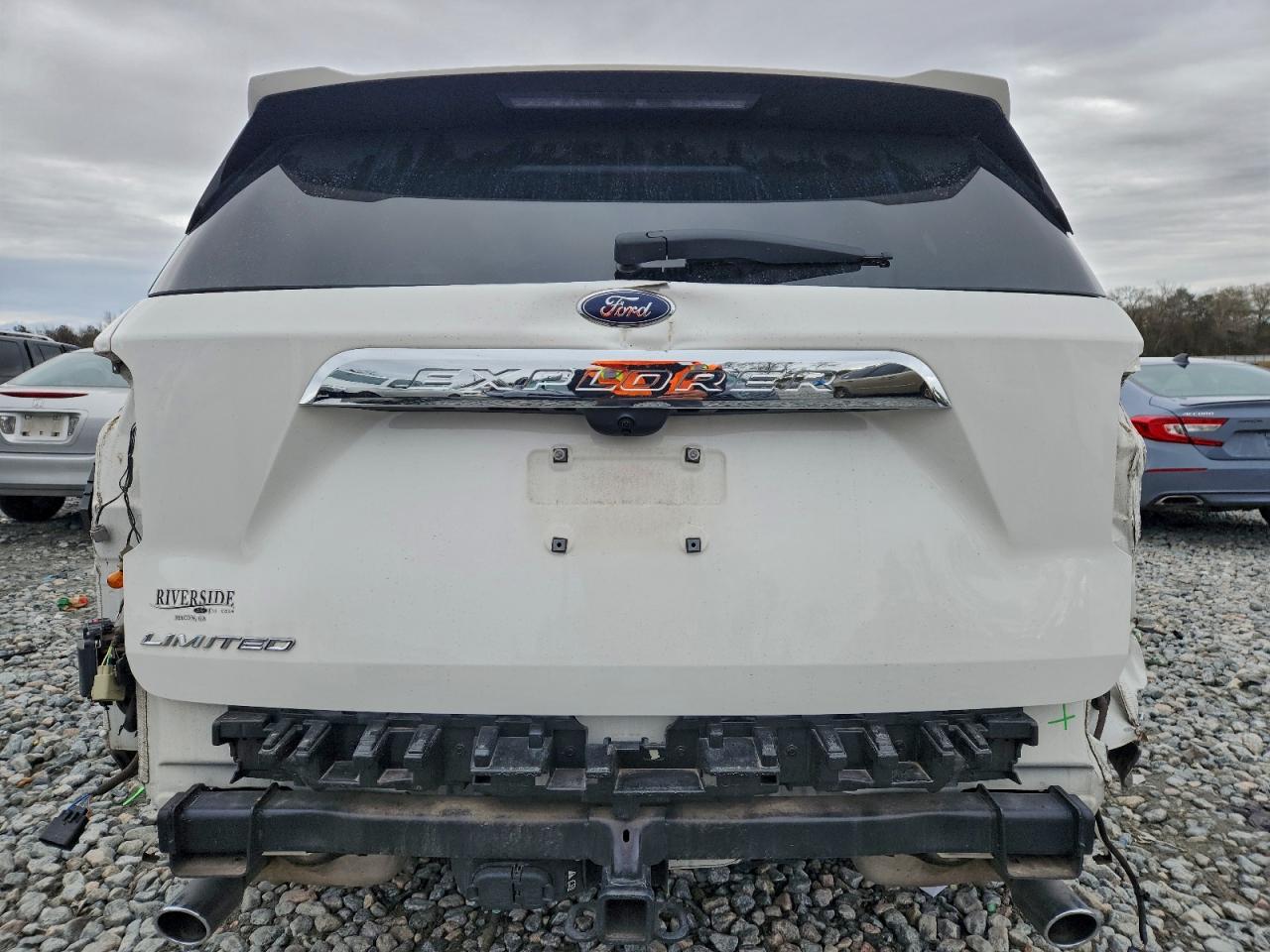 Ford Explorer Limited Image 5