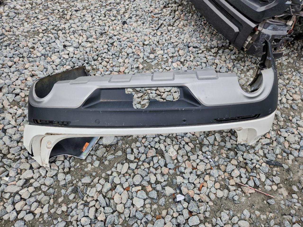 Ford Explorer Limited Image 8