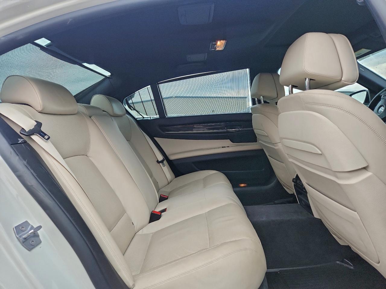 BMW 7 Series Li Image 8