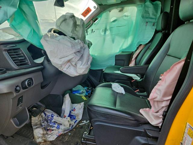 Ford Transit T-250 Image 2