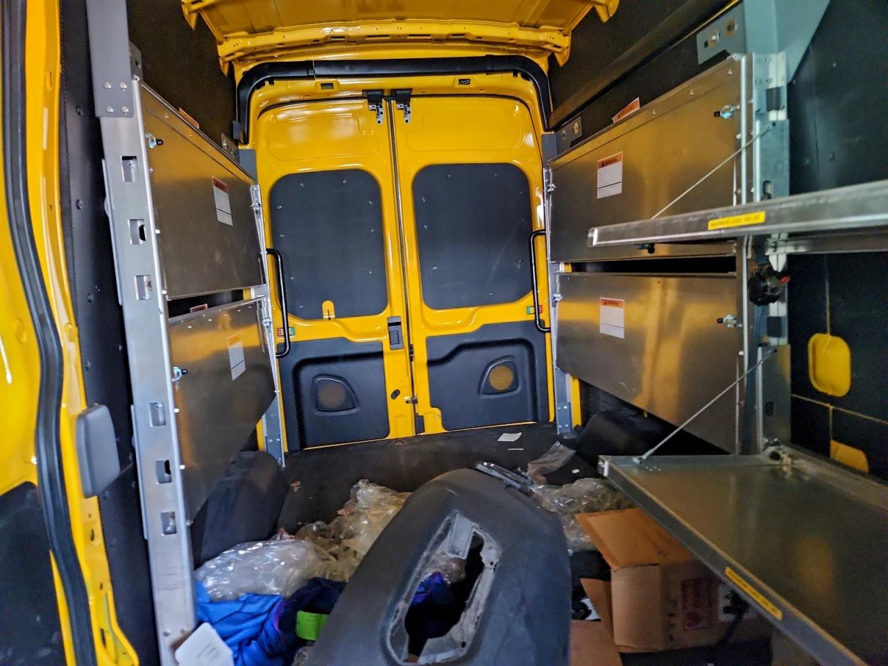 Ford Transit T-250 Image 7