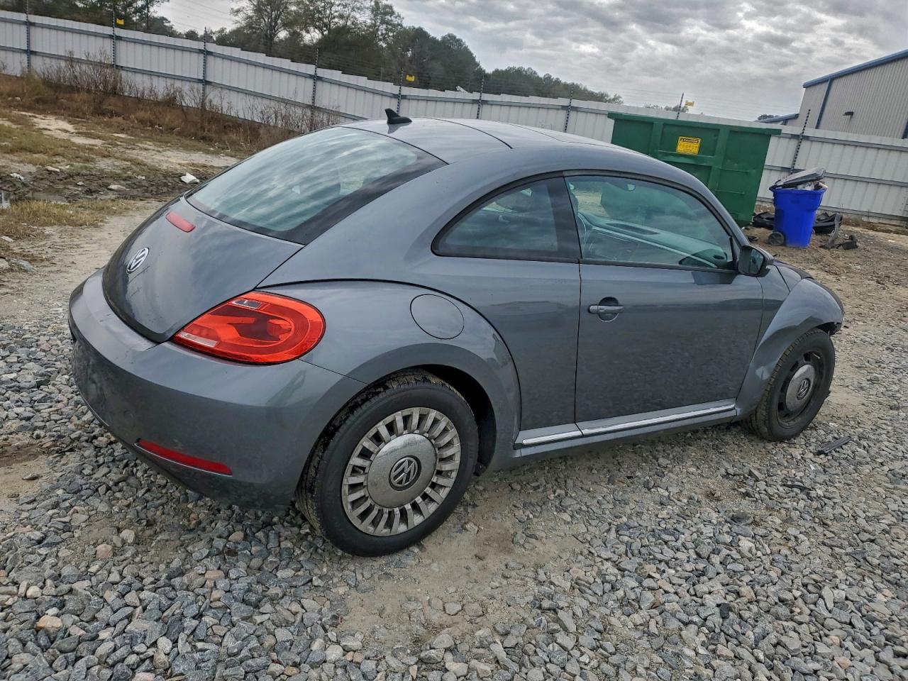 Volkswagen Beetle Image 7