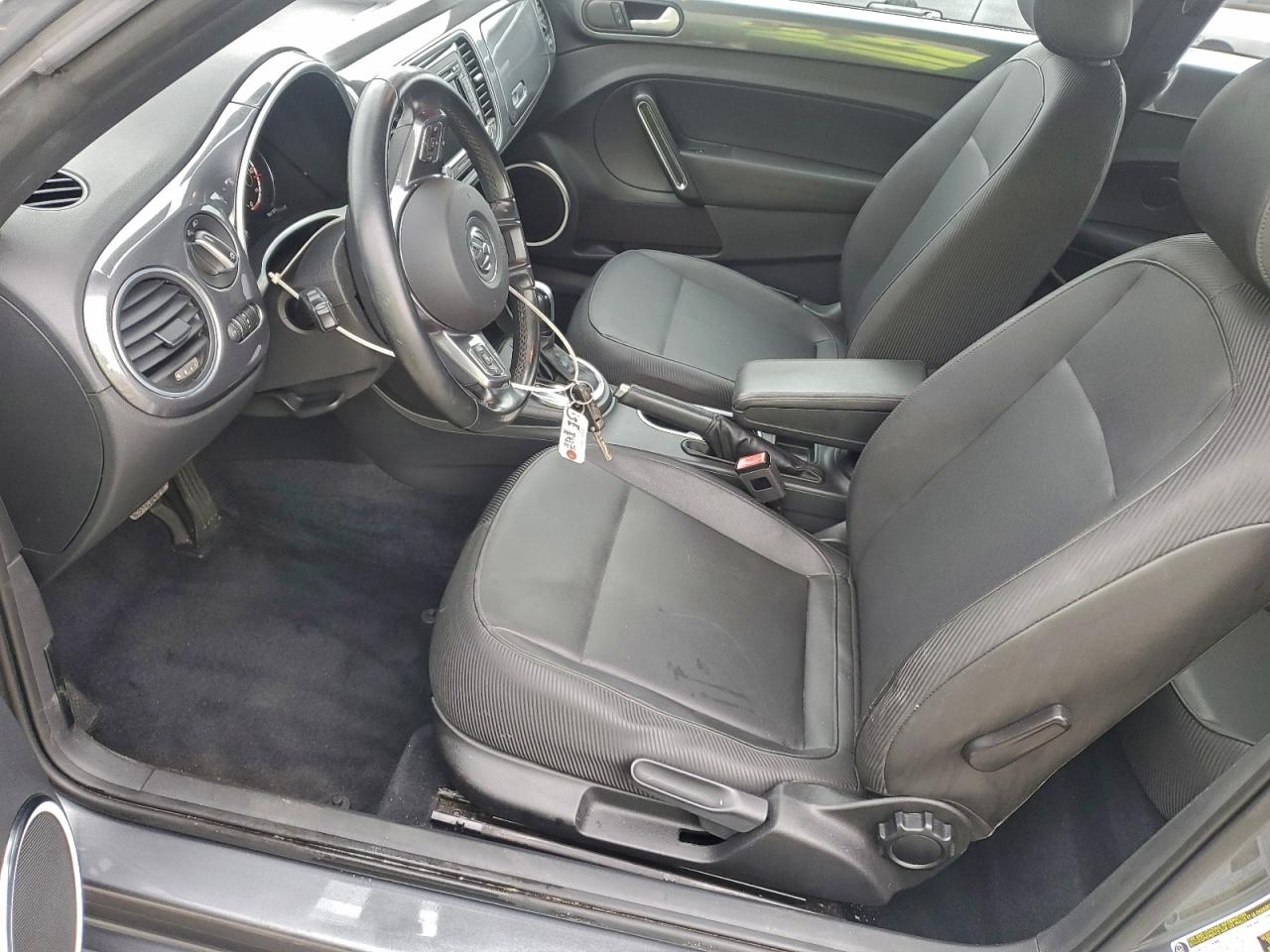 Volkswagen Beetle Image 12