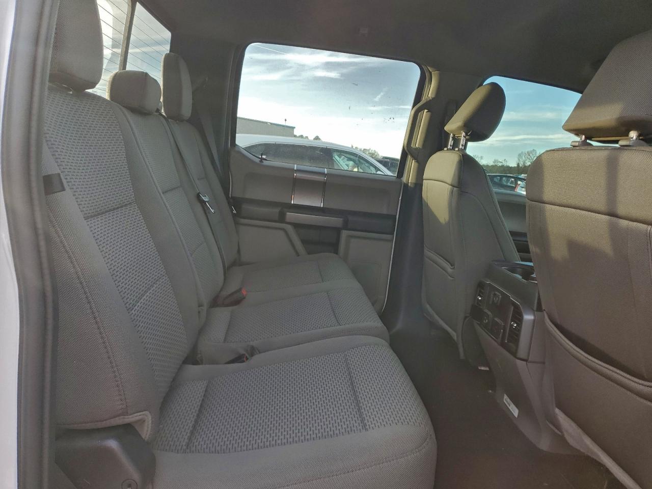 Ford F-250 Super Duty Image 11