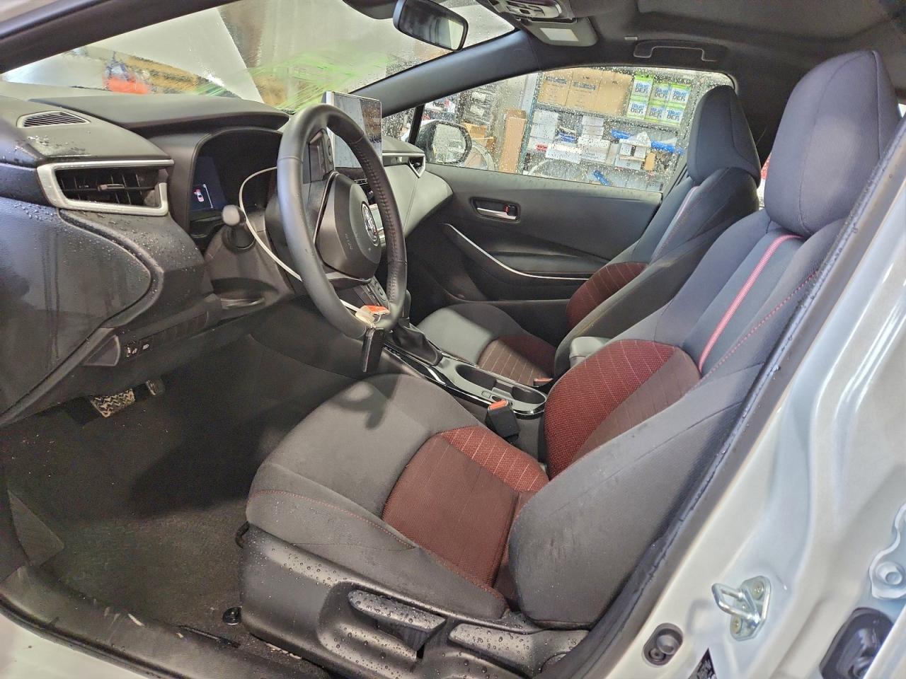 Toyota Corolla Se Image 10