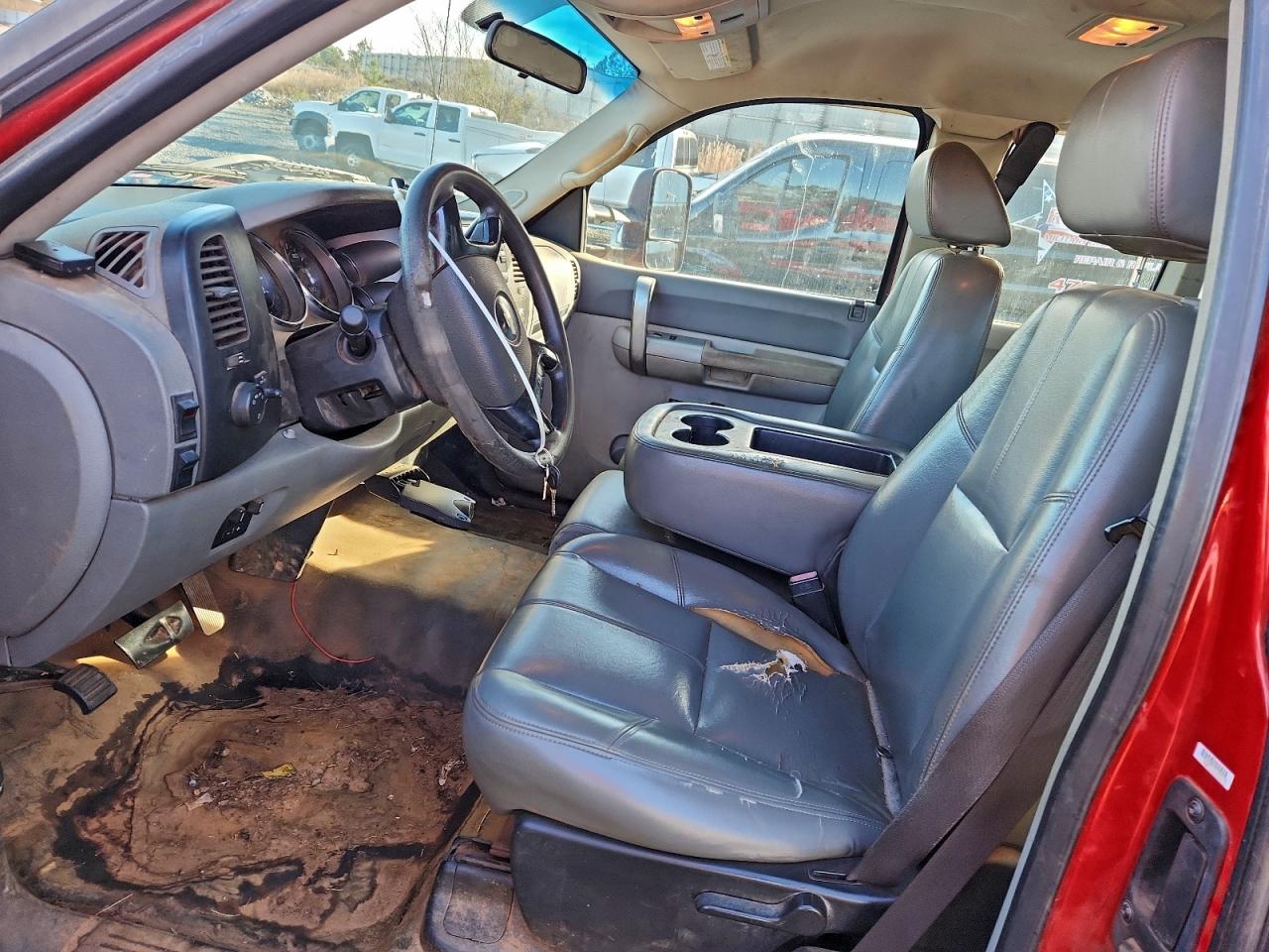 Chevrolet Silverado C3500 Image 11