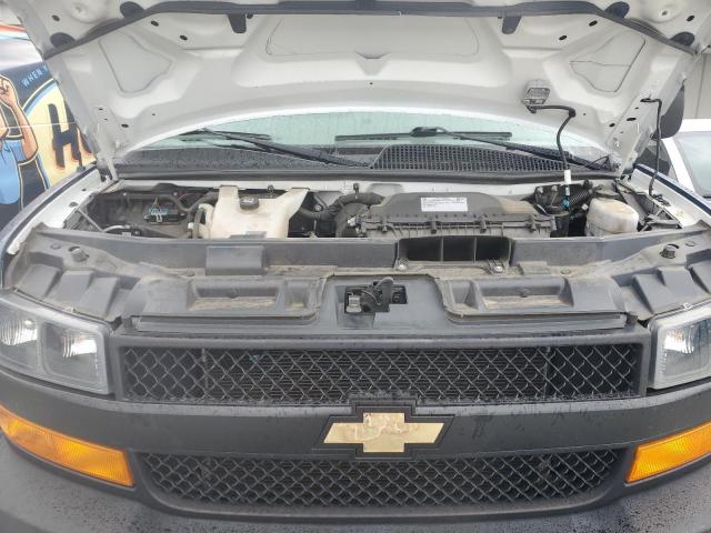 Chevrolet Express Image 10