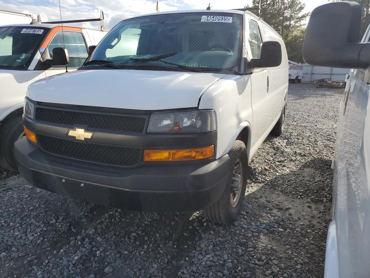 Chevrolet Express Image 1