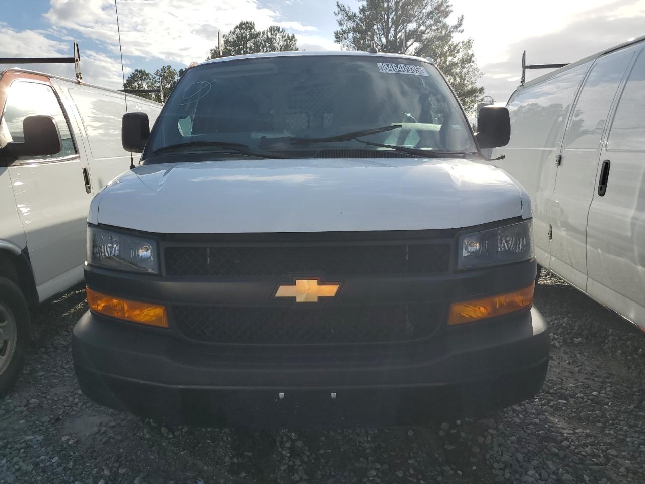 Chevrolet Express Image 5