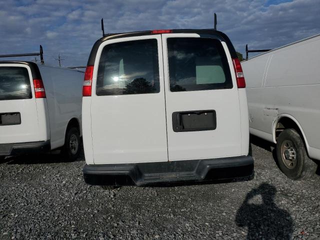 Chevrolet Express Image 4