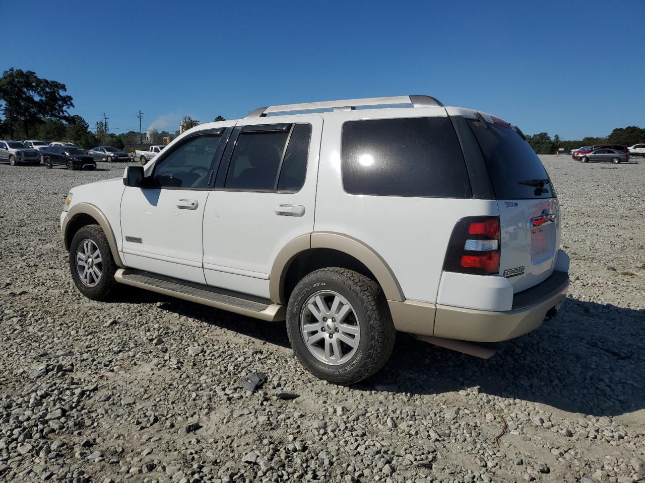 Ford Explorer Eddie Bauer Image 11
