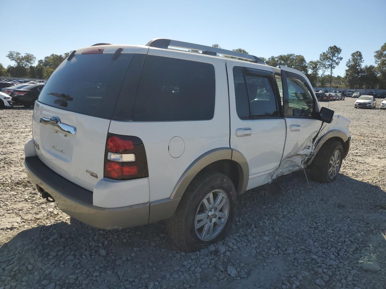 Ford Explorer Eddie Bauer Image 2